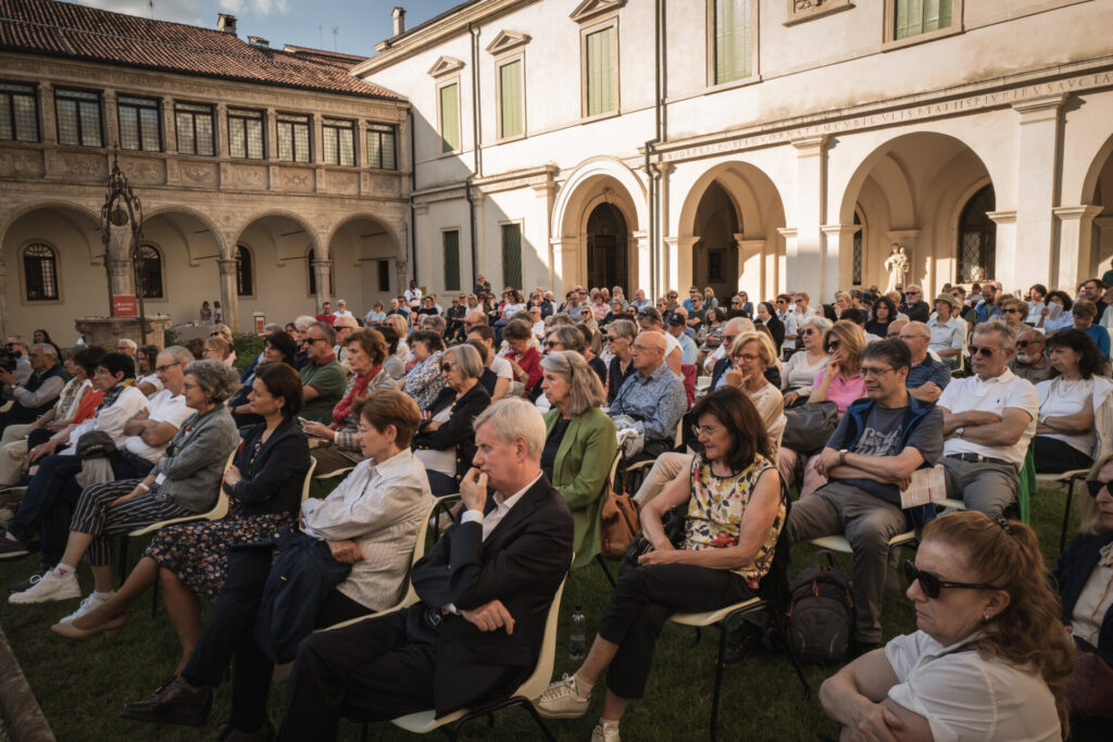 Sostienici 53750292336 f61e84f81b 3k 53750292336 f61e84f81b 3k