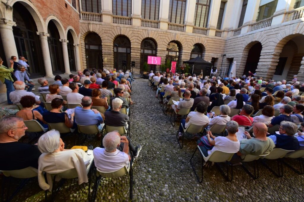 Sostienici pubblico 1 pubblico 1